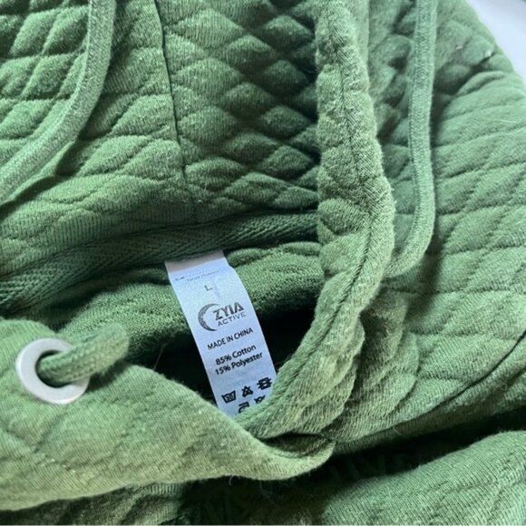 ZYIA Sage Quilted Hoodie - Picture 6 of 6
